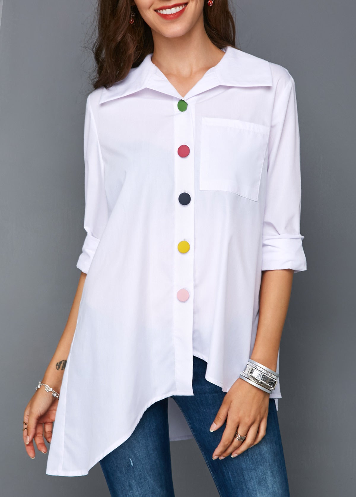 Chemise Blanche Femme Boutons Colorés – Haut Élégant et Décontracté